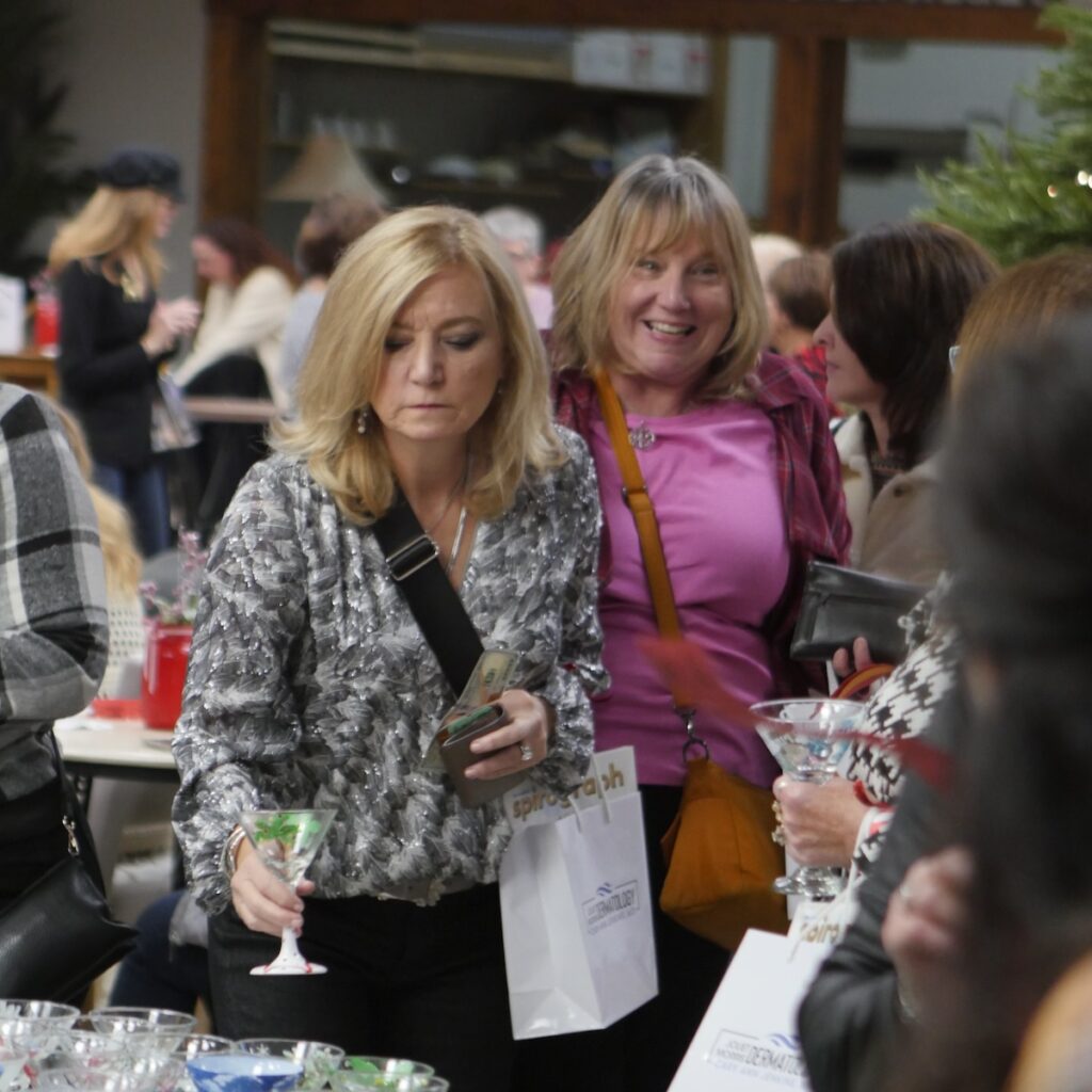 P1320063 square tinsel and tinis