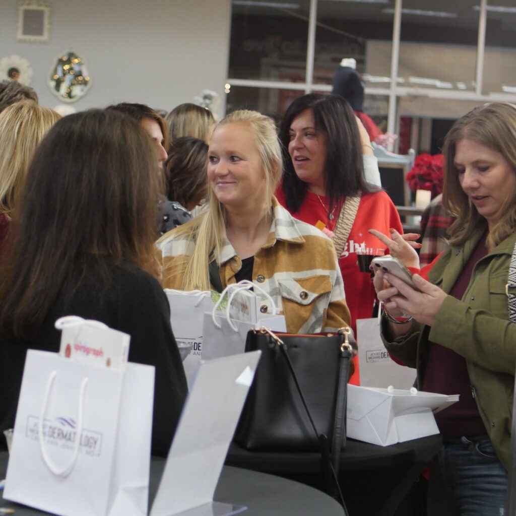 P1320130 square tinsel and tinis